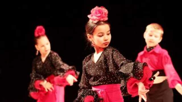 MONITOR/A DE FLAMENCO CON NIÑOS - EXTRAESCOLARES 2025/2026