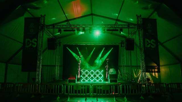 Técnico/a de Sonido e Iluminación + Montador/a