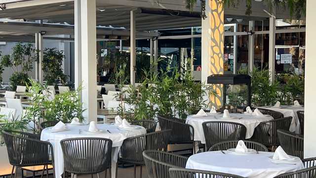 Cocinero/a y Ayudante/a de Cocina