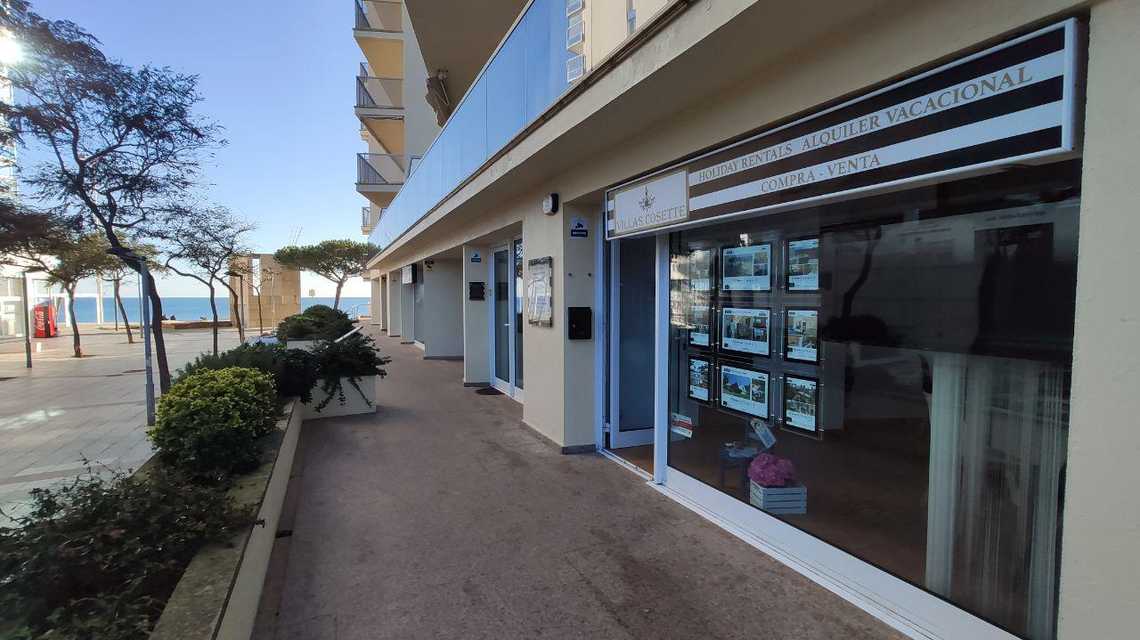 GROUP VILLAS COSETTE S.L. cover image