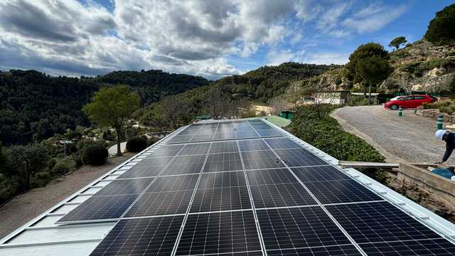 Electricista instalaciones fotovoltaicas