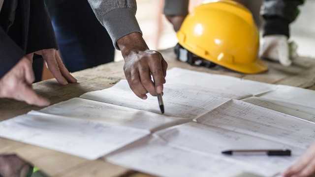 PEÓN/ OPERARIO DE CONSTRUCCIÓN