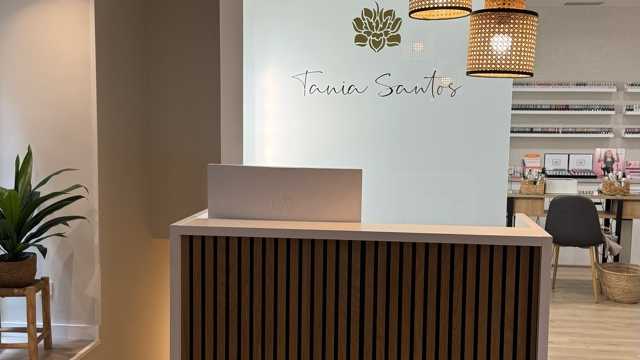 Recepcionista centro de estética