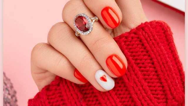 Técnico en manicura y pedicura