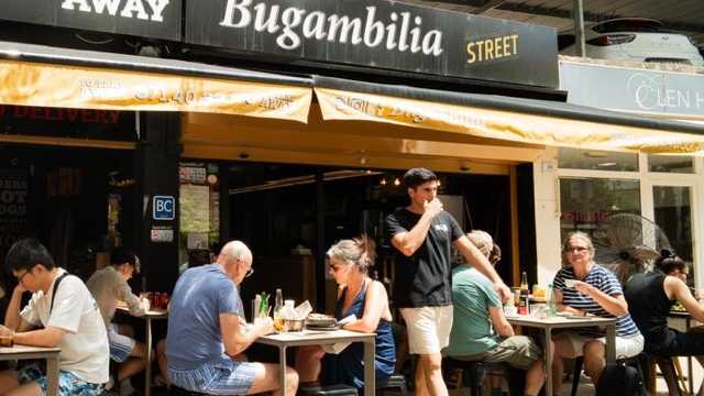 Camarero/a y Repartidor/a