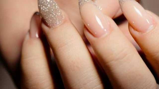 Técnico/a de Uñas y Pestañas