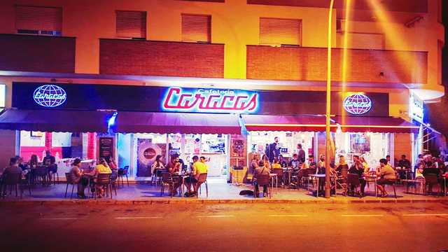 Ayudante de Camarero/a