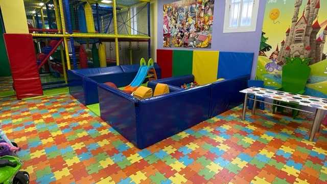 Limpiadora sala de fiestas
