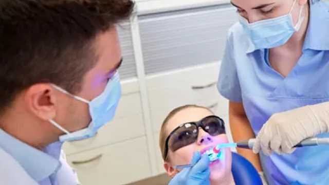 Auxiliar clinica dental