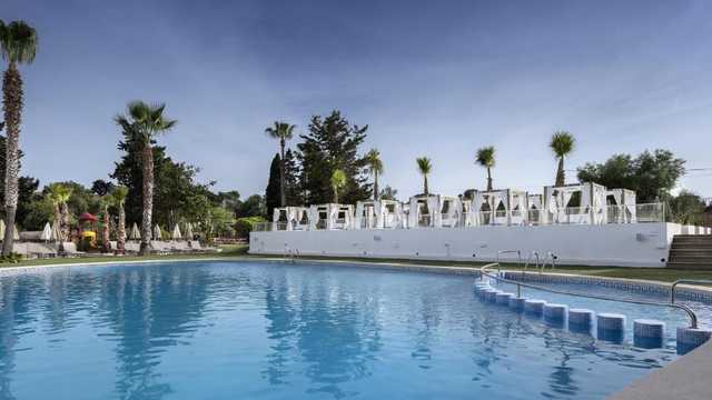 Recepcionista de Hotel de noche