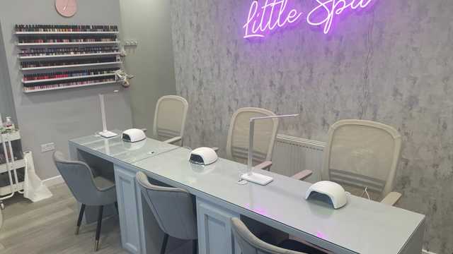 part time nail technician required