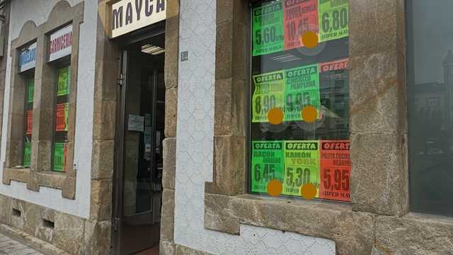 Cajero/a charcutero/a