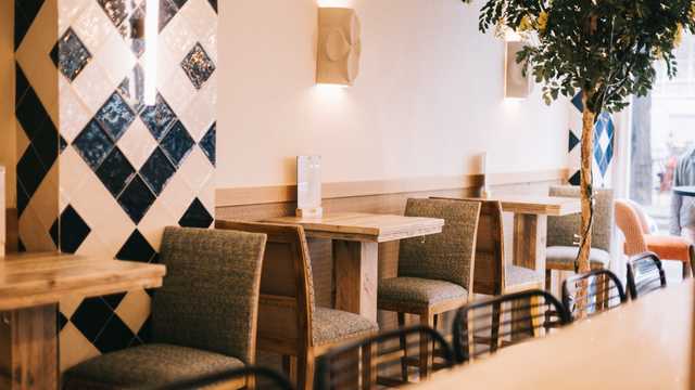 Ayudante de Camarero/a