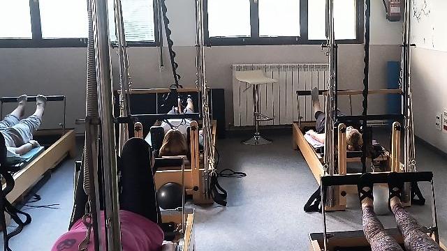 Instructor de pilates studio