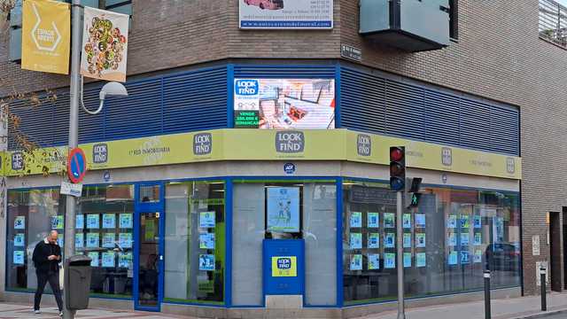 Comercial agencia inmobiliaria