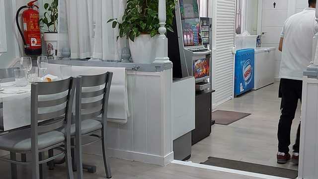 Camarera con experiencia