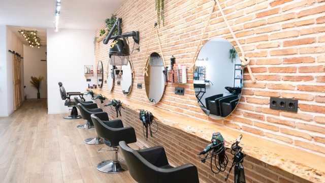 Oficial de Peluquería