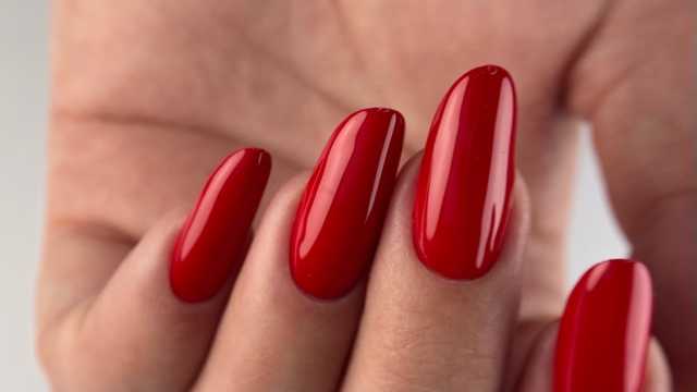 Experta en manicura y pedicura