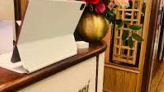 Receptionist (Restaurant)