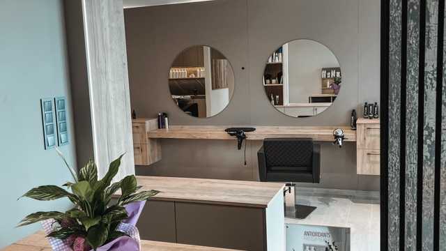 Oficial de Peluquería