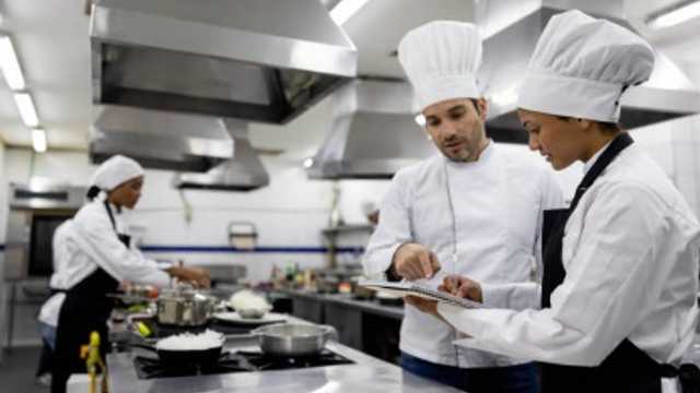 Cocinero/a para restaurante con cocina tradicional con toques modernos