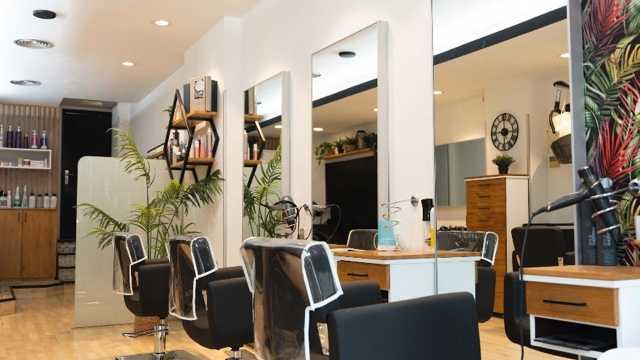 Estilista autónoma con clientela – Barcelona