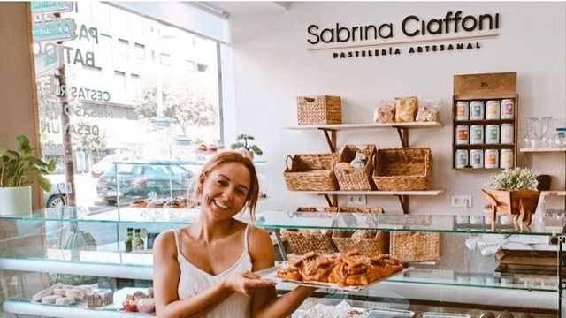 Camarero/a de Sala (40H) | SABRINA CIAFFONI PASTELERIA 🧁🍪🍰