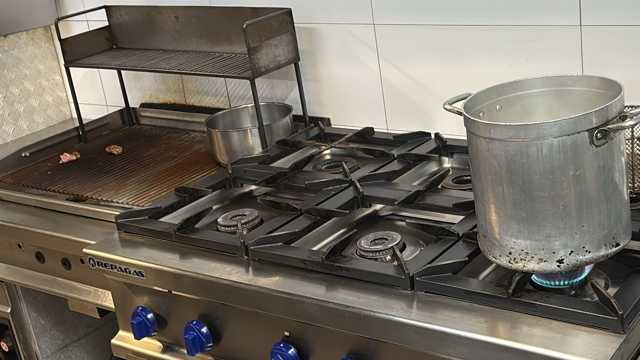 Cocinero parte caliente