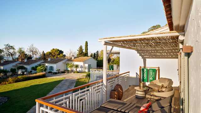 Front Desk Receptionist