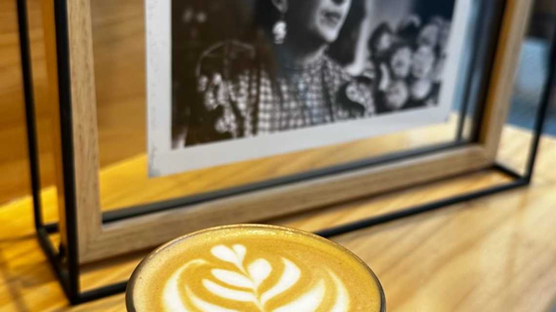 Frida Café  cover image