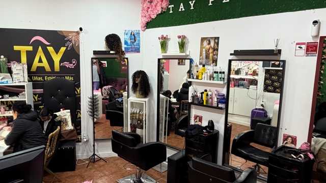 Oficial y ayudante de Peluquería