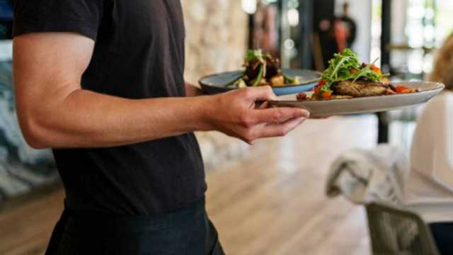 CAMARERO/A PARA RESTAURANTE DE TAPAS - TURNO SEGUIDO