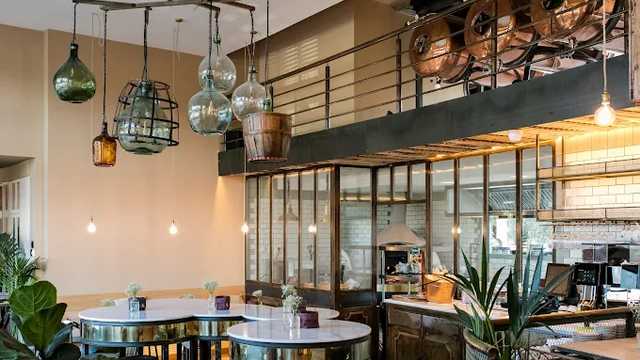 HOSTESS - BARBILLÓN MADRID