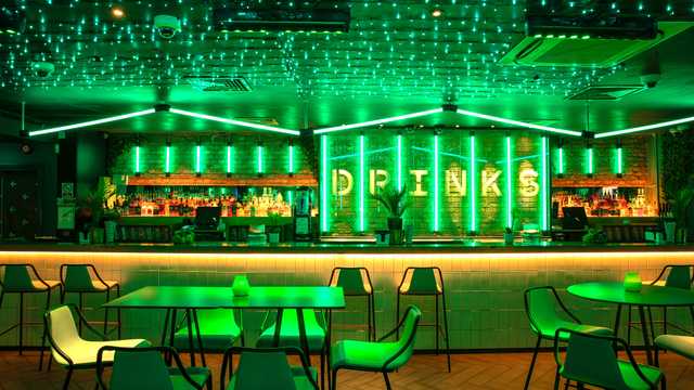 🍸 Join Our Party! Bartenders Wanted 🎶