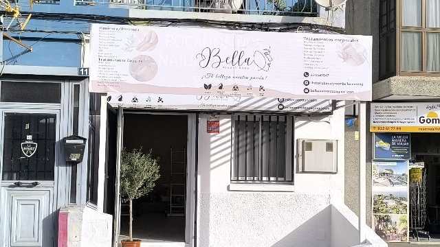 Manicurista autónoma