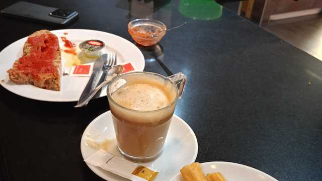 Ayudante/a de Cocina y Barra