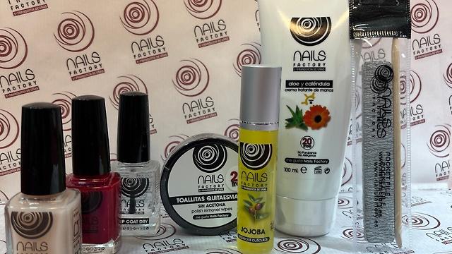 Manicurista Técnica Uñas Acrilicas