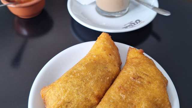 Cocinero/a y Ayudante/a de Cocina