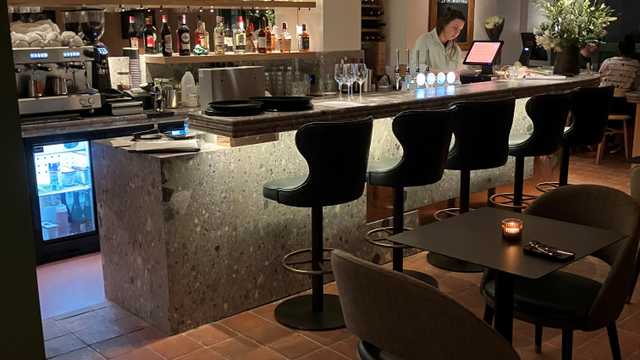 Barista and Waiter / Waitress