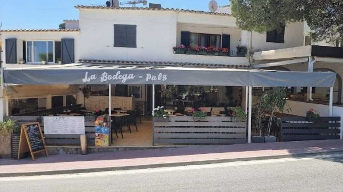 La Bodega         cover image