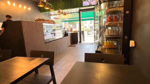 Deli & Café Assistant
