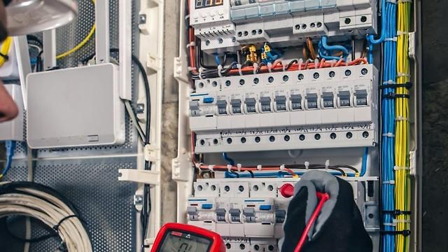 Técnico/a Electricista
