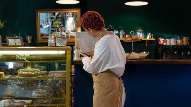 ☕ CAMARERO/A – DEPENDIENTE/A | PANADERÍA Y CAFETERÍA ARTESANAL