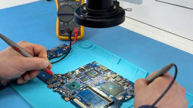 Computer system and equipment installers and servicers