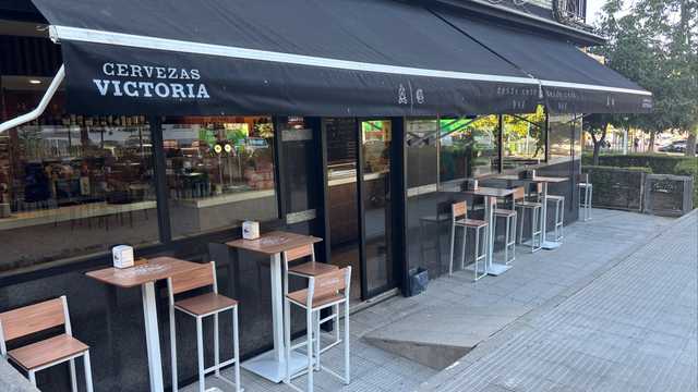 camareros/as con experiencia que le guste lo que hace y que tenga ganas.