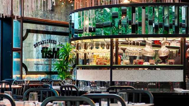 Restaurant Receptionist-Host