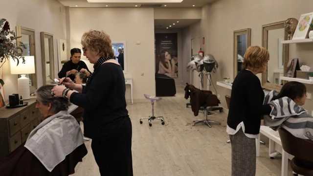 Oficial de Peluquería
