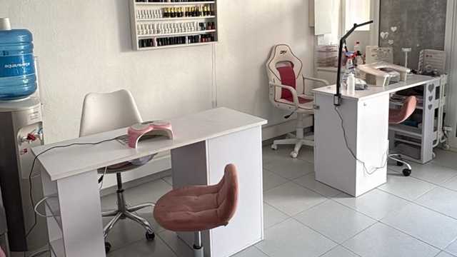 Manicurista Técnica Uñas Acrilicas