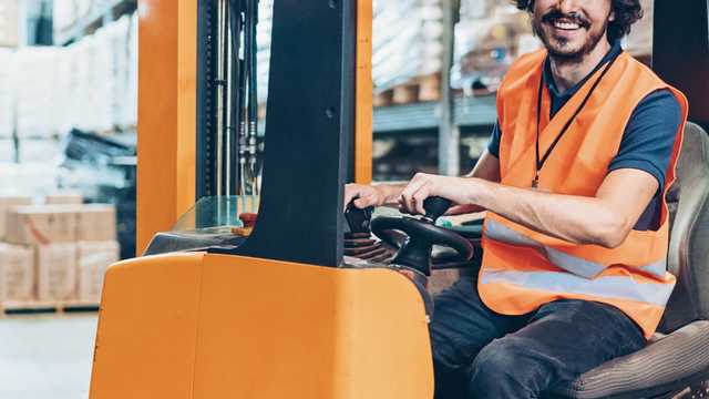 Mozos/as con experiencia con la Carretillera