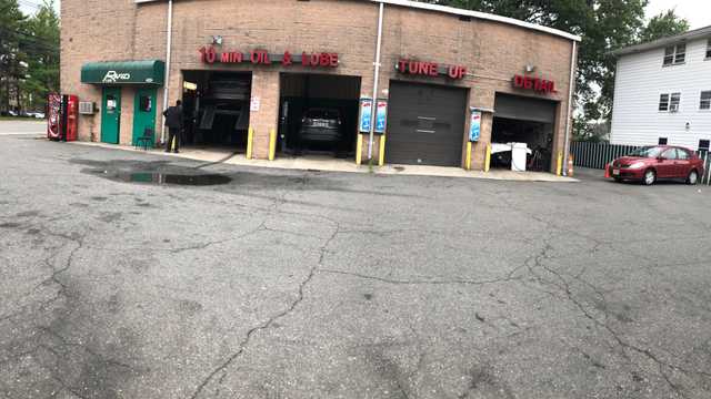 Mechanic oil change
